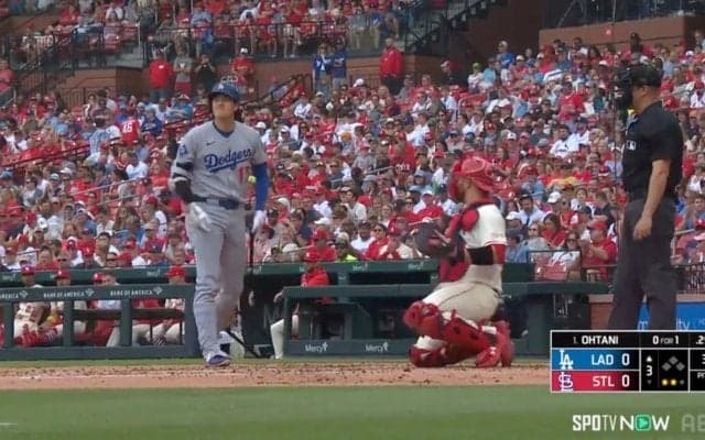 大谷翔平、際どい判定に不満でも四球を“もぎ取る”→一瞬見せたリアクションが話題「ナイス出塁」