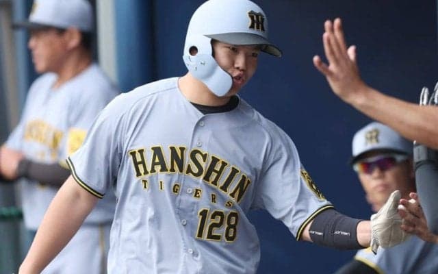 “異色の経歴”を持つ21歳は「虎の未来」　豪快弾の打てる捕手に高まる期待「早く1軍で」