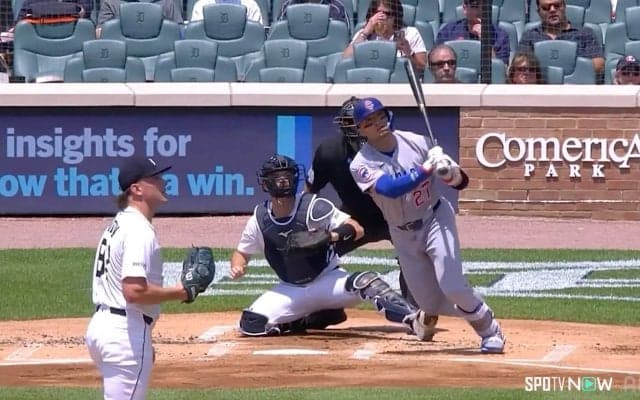 え？入るの！？鈴木誠也の“悪球打ち”15号アーチに被弾投手もビックリ「なんてカミソリ弾だ」Xで称賛と驚き