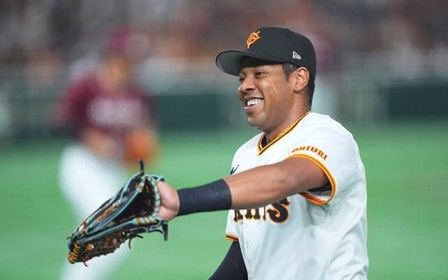 オコエの空中美技は「何度見ても上手すぎる」　フェンス恐れぬ“強奪”が「ヤバい」