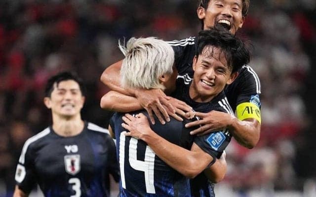 ｢クボくーん、なのにナガトモって言われてましたよ｣日本代表・久保建英の“長友いじり”が話題！｢長友と久保の絡みかなりすき｣｢10番になっても変わらず面白い｣の声