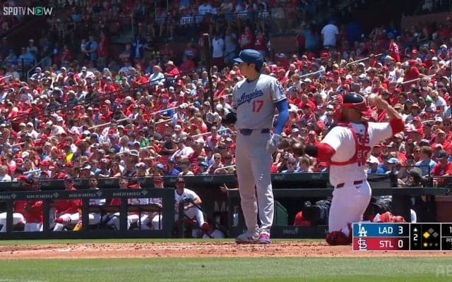 序盤でこの守備位置！？大谷翔平を超警戒…前進守備のプレッシャーも「前進して取れる打球速度じゃないでしょ」