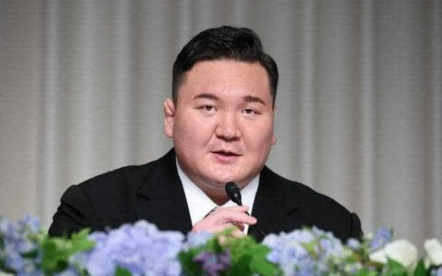 元横綱白鵬が会見　退職決断は3月「本当に悩んだ」「外から尽くす」