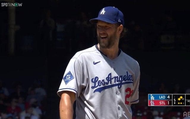 「エースが戻ってきた」ドジャース・カーショウが見せた“万感”顔が話題「さすがレジェンド」 待望！今季初＆294日ぶり白星