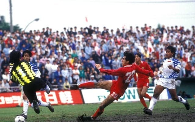 サッカー日本代表とインドネシアの対戦の歴史 36年前に泥だらけのピッチでワールドカップ出場を争ったことも