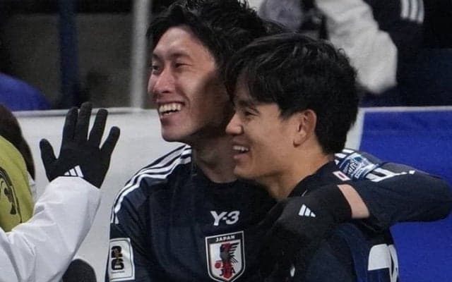 ｢スーツ姿の鎌田大地まだ味する｣FA杯優勝“1人だけスーツ事件”の舞台裏動画が話題｢ガチでおもしろい｣｢高度なコラじゃないことが証明｣の声