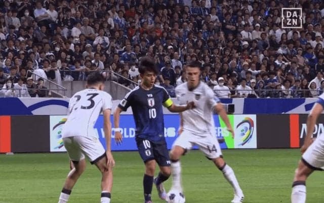 衝撃！久保建英の“４人翻弄スーパーアシスト”にSNS騒然「もはやメッシですやん」「神パス」「これが10番のパスよ」