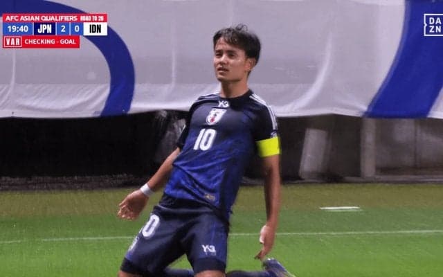 「漫画の主人公」久保建英に絶賛続々！“10番＆主将”での大活躍に「ほんとにメッシ」「納得のMOM」「攻守で素晴らしかった」初キャプテンで本人が心がけたことは？