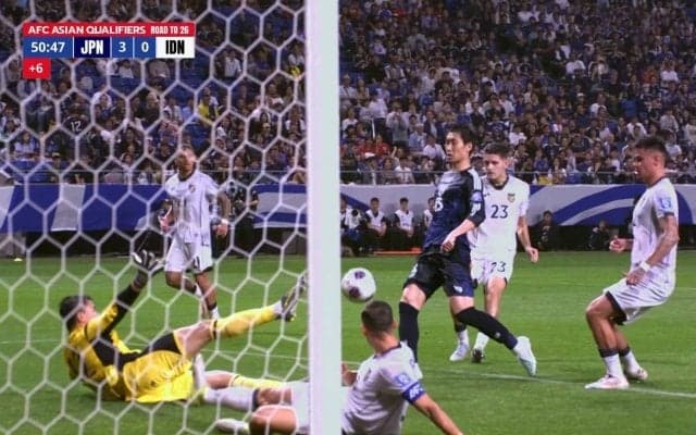 「今日はサッカー簡単な日」鎌田大地、相手翻弄の軽々4タッチ→超脱力チップショットでインドネシア守備をズタズタにした瞬間「悪魔的」「見えている世界が違う」