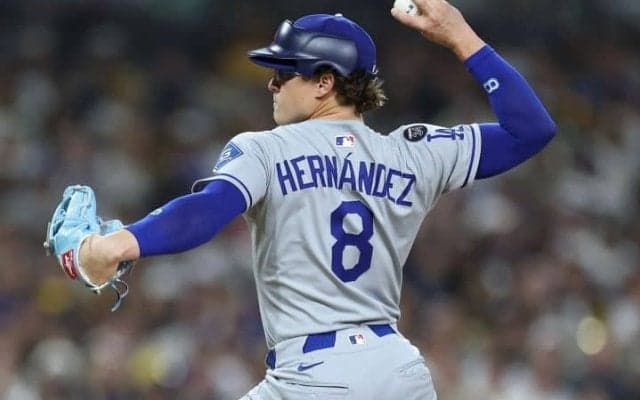 「こんなに早くから…見た記憶がない」ドジャースが異例の6回から野手登板 キケは“57年ぶりの珍記録”を樹立？ 米記者が反応