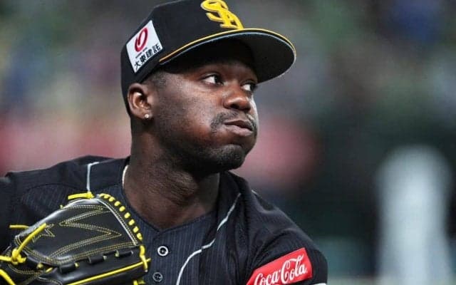 鷹の助っ人左腕「とてもハッピーに」…ノリノリでマウンドに向かうための“必須アイテム”