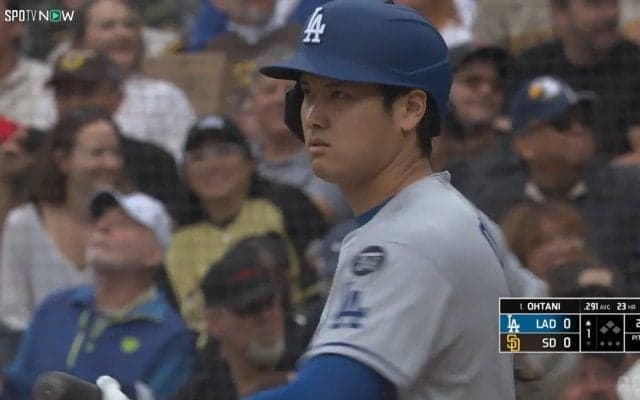 腰をトントン…大谷翔平もお疲れ？遠征＆13連戦にライブBPも「腰痛そう」「大丈夫？」の声も続々