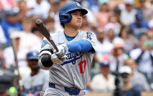 大谷翔平、激走で三塁打も…ファンに広がった「心配やわ」　目撃した仕草に「大丈夫かぁ」