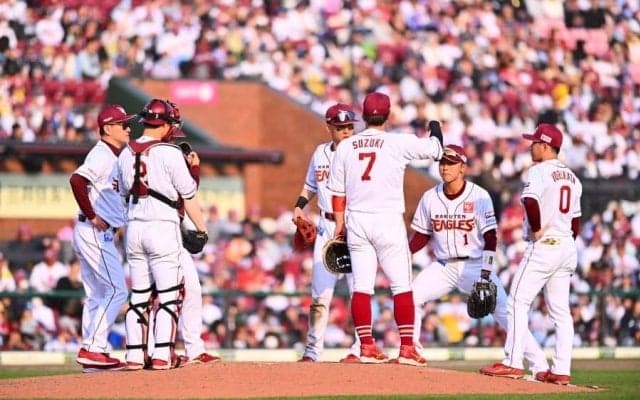 「気づいた方はいましたか？」　グラウンド整備に紛れた意外な人物、披露した“習熟の技術”