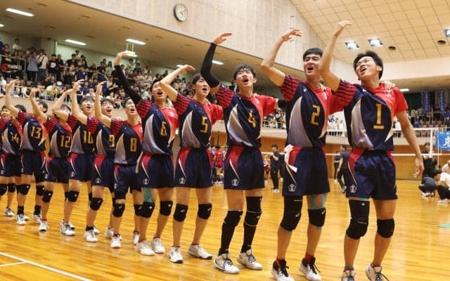 東山高が京都のライバル対決を制して2年ぶりのインターハイへ 体現した「レシーブの強い東山」