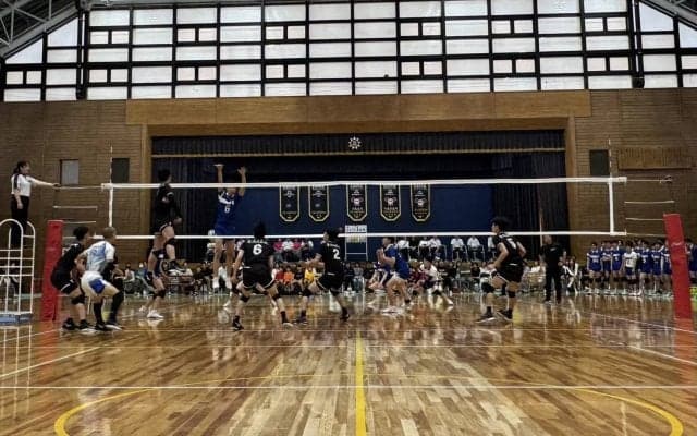 インターハイの頂点を目指す東福岡高が学園祭の招待試合で東亜大に勝利