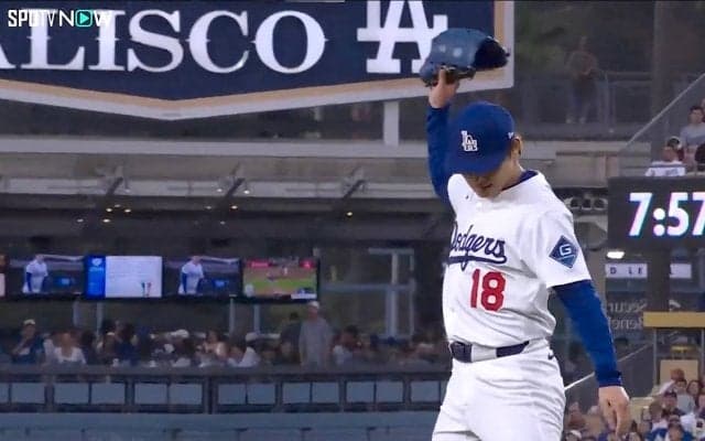 山本由伸が首を傾げ、ロバーツ監督は「ストライク！」声を荒げる　勝負を分けた一球…“まさかの判定”に泣き痛恨被弾