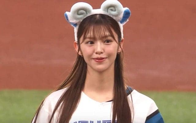 ミニスカ美女が“激変”　きつねから一転…スカートひらりもワンバウンドに絶叫「ああああ」