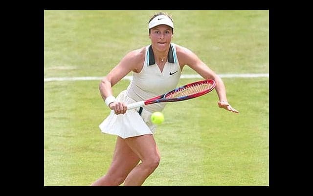  37歳2児の母、快進撃で4強 