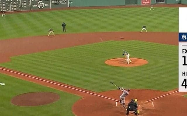 ウソでしょ…？ ヤ軍ジャッジ、弾丸場外弾で“とんでもない光景”「エグすぎ」 185km“ロケット打球”→野手陣のはるか頭上を“爆速通過”「秒で消えた」