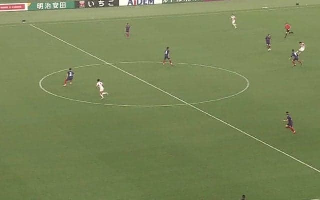 嘘だろ！香川真司、超絶40m針穴スルーパスで同点弾アシスト「ナイスキラーパス！」「極上過ぎてヨダレ出る」相手5人を抜く天才的縦パス炸裂の瞬間
