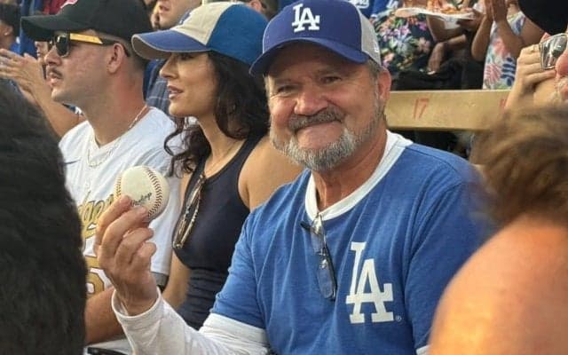 大谷の24号ボールゲット「大興奮だよ！」　ファン歴50年以上の男性笑顔「彼は史上最高」