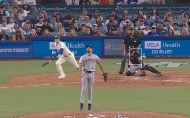 投手が飛んだ…！ 大谷翔平、低弾道アーチで“異変”「そりゃビビる」 被弾“ドン引き”リアクションが話題に「笑うしかない」