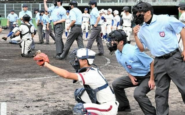「魂のジャッジを」　夏の高校野球鳥取大会に向けて審判が講習会