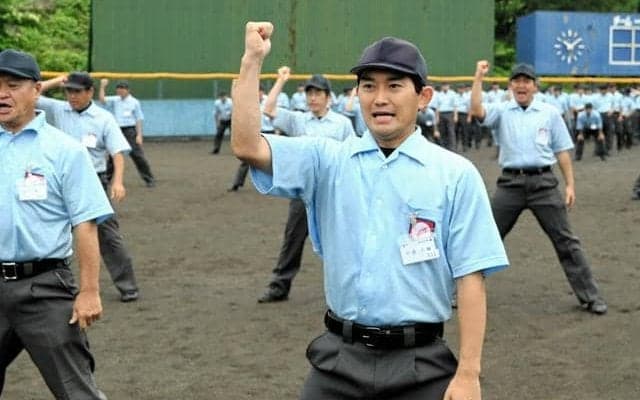 高校野球、夏の大会に向けて正確な判定技術磨く　八王子で審判講習会
