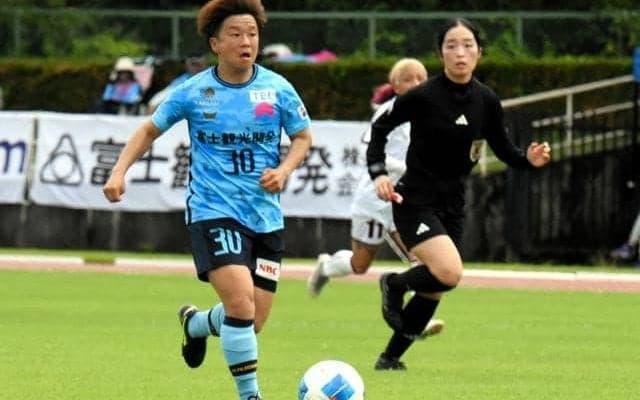 FCふじざくら山梨、3連勝で1部昇格に望み　首位と勝ち点4差に