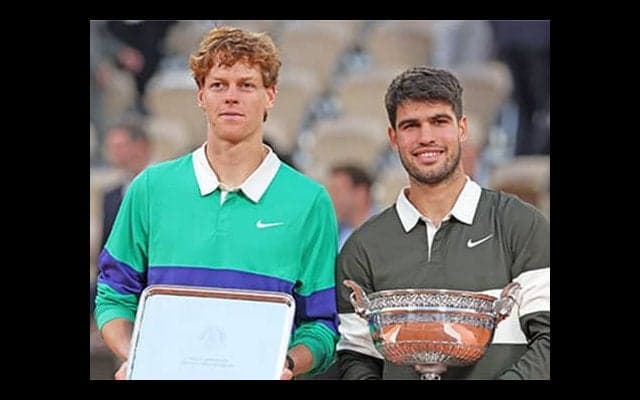  【注目】シナーとアルカラスが芝に登場 