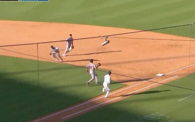 もうワケわからん！ 大谷翔平の“足”でまさかの展開「エグいな」相手野手が混乱… とんでもないスピードの“爆速内野安打”