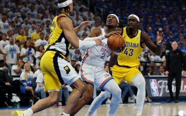 サンダーが46年ぶりNBA制覇に王手…ペイサーズとのファイナル第5戦を制す