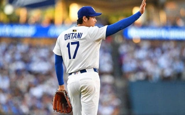 試合開始前から異様…大谷二刀流復帰の熱狂　カオスの“場所取り合戦”「Excuse me!?×3」