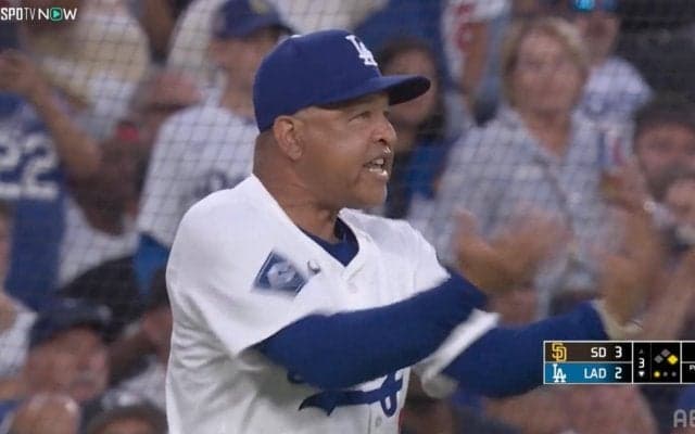 ロバーツ監督、大谷翔平への死球で“激昂” まさかの退場でスタジアムが異様な雰囲気に「わざとだろ」「報復だね」