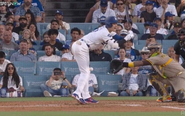 大谷翔平、痛烈死球も“紳士的な振る舞い”「本当に良い人」「笑顔が救い」カメラが捉えた神対応にファン反応