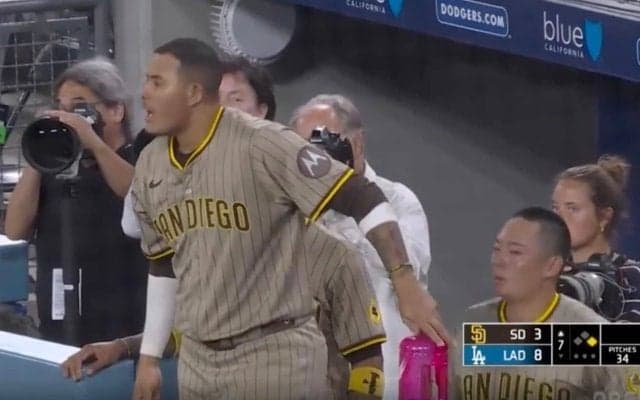 球場騒然！ 死球にブチギレ…「乱闘かな？」「怖え」 “暴れん坊”マチャドが激怒… ベンチから出てくる「松井さん引いてるやん」