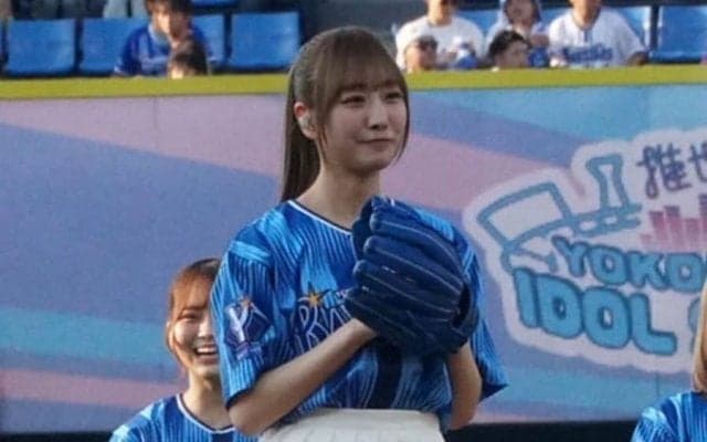 白ミニスカ→歓喜の完璧投球　“ガチ勢”美女の笑顔広がる報告に感涙「かわいすぎ」「勝利の女神」