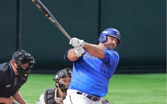 阪神とのCSで村上頌樹からホームランも！32歳助っ人のDeNA復帰報道にネット沸く　「今年も救世主になってくれ！」「あの打撃が見られるなんて」