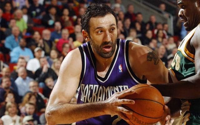 殿堂入りセンターのブラデ・ディバッツがモンテネグロで交通事故…股関節を骨折する事態に