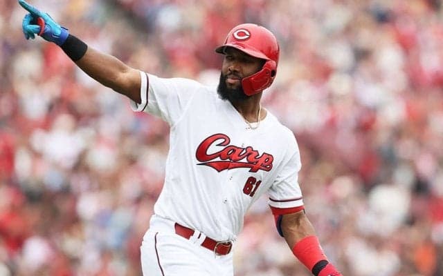 広島を救う「神助っ人」　来日3か月で虜…止まらぬ“.302＆9”に感謝「最高すぎる」