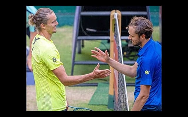 メド 2年ぶりV王手、伝統の一戦制す