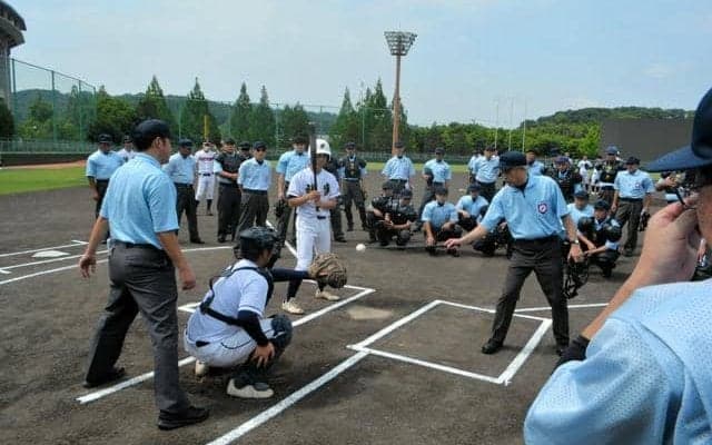 球児のために　審判講習会、野球やめ高2で審判になった22歳も参加