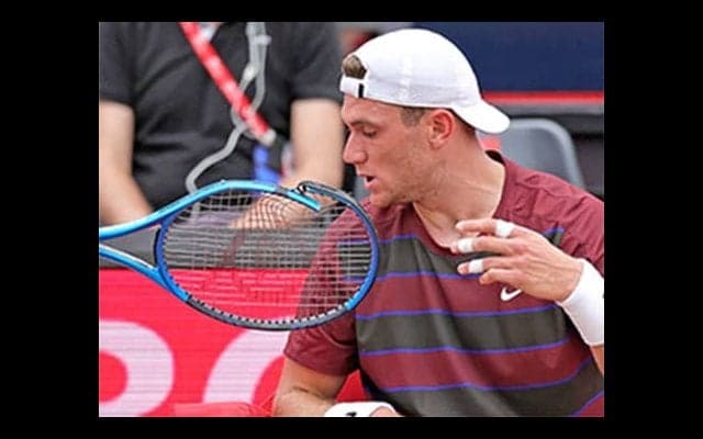  世界6位 怒りで電光掲示板破壊 