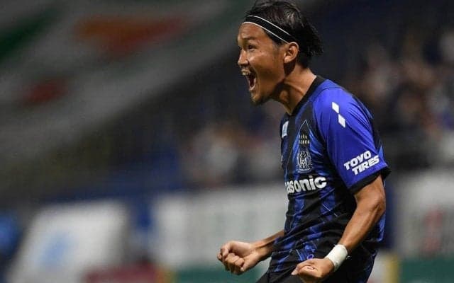 ｢しびれたぜっ!!｣｢やっぱり天才｣ガンバ大阪FW宇佐美貴史の演技力抜群＆度肝を抜く“芸術的FK弾”に反響！｢軌道がえぐい｣｢宇佐美さんに壁2枚はあかんすよ｣の声