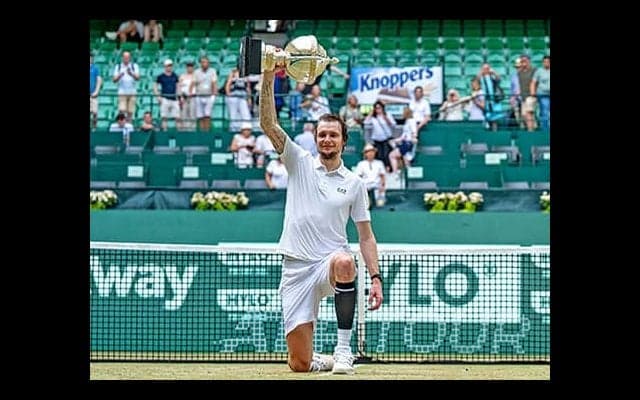  5度目V「引退しようと思っていた」 