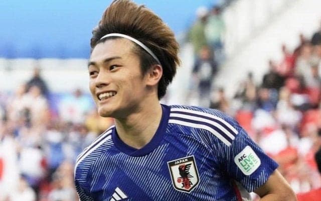 ｢やだ！可愛すぎて無理！｣｢神夫婦｣日本代表FWのハワイ満喫“愛妻ツーショット”にファン興奮！｢奥さんと仲良くて綺世さんかわいくて、ニマニマしちゃいます｣の声