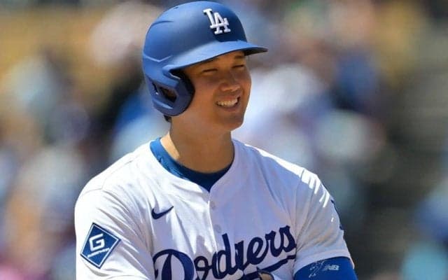大谷翔平の“胸ぐら掴み”から1か月半…　激写された奇妙なやり取り「漫才コンビ」