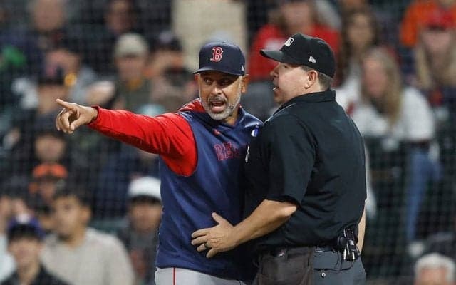 レ軍コーラ監督、異例の2試合連続退場　判定にブチギレ“鬼の形相”…通算20度目宣告