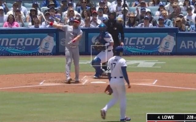 なんだこれは…？ 大谷翔平のボールで“異変”「ドン引き」 打者が混乱して“マン振り三振”→呆然リアクション「これは打てない」